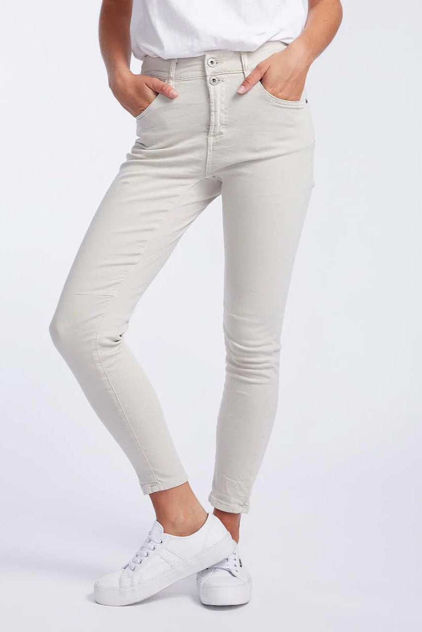 Italian Star Emma Stretch Jean